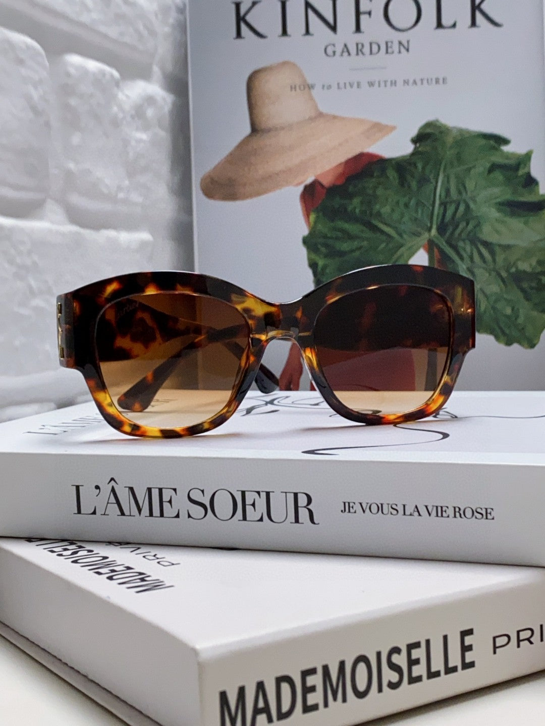 Cartier Cat-Eye Red Lens Sunglasses for Men & Women - 382809 - detail image 3