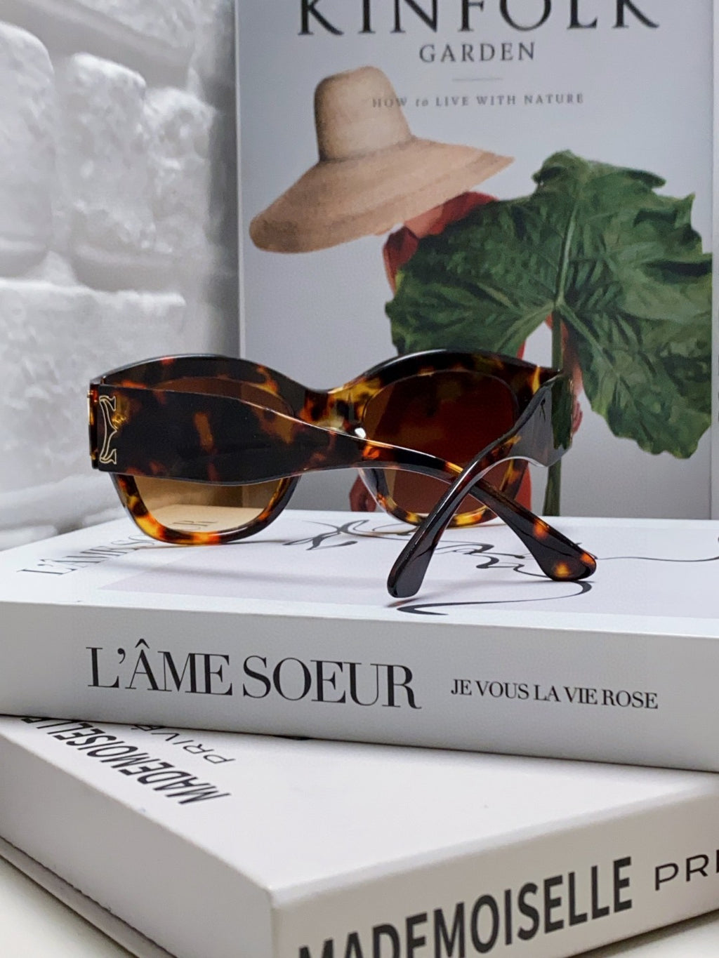 Cartier Cat-Eye Red Lens Sunglasses for Men & Women - 382809 - detail image 4