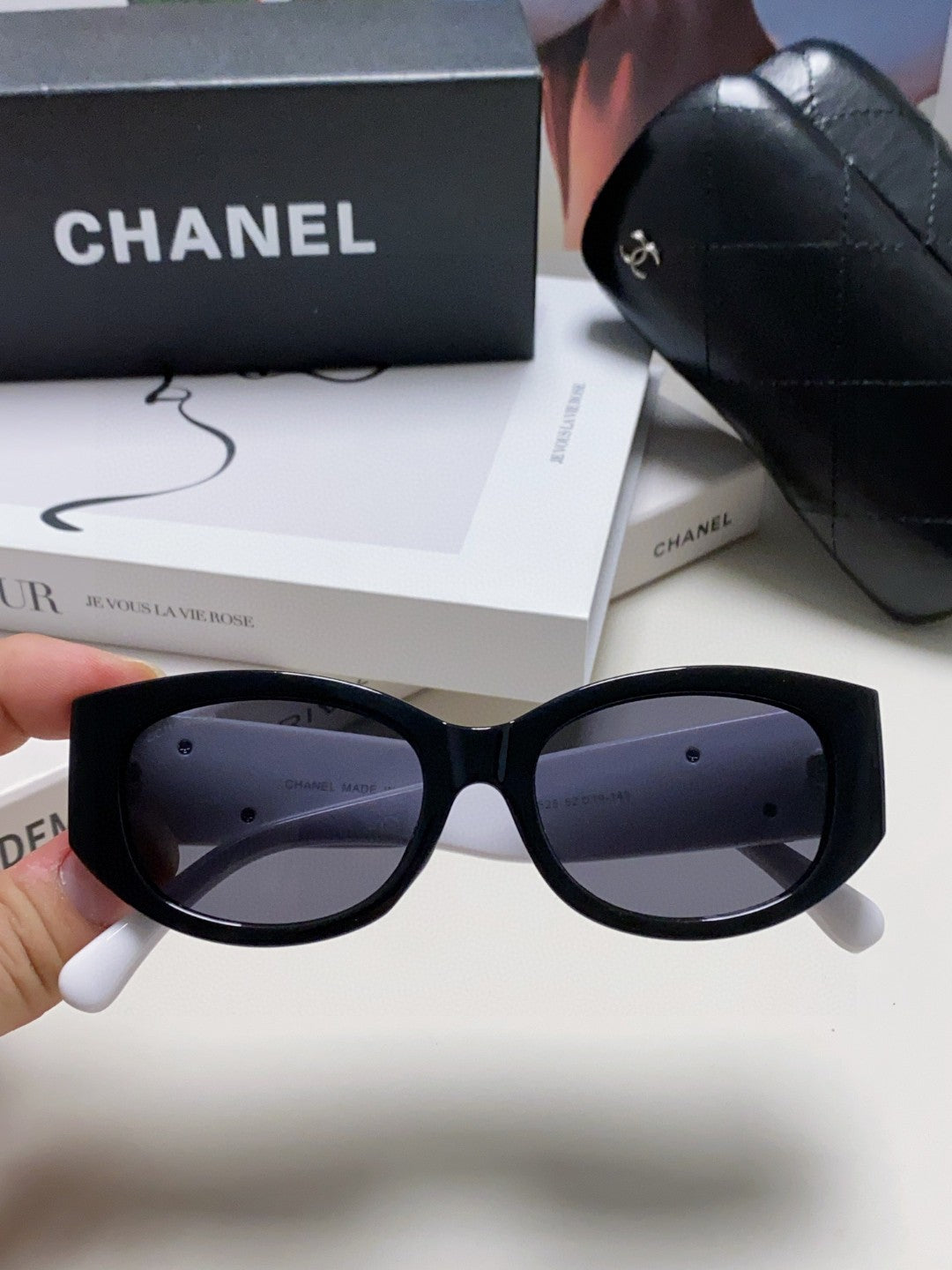 Chanel Oval Silver Lens Sunglasses for Men & Women - 382158 - detail image 3