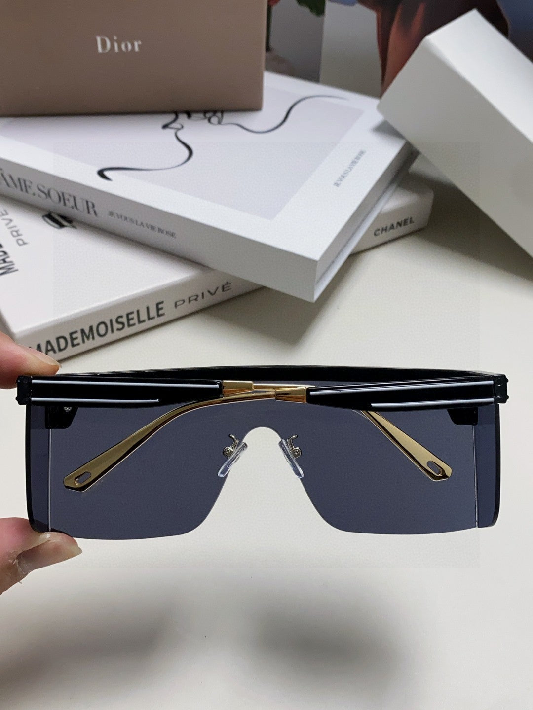 Dior Oversized Gold Lens Sunglasses for Men & Women - detail image 4