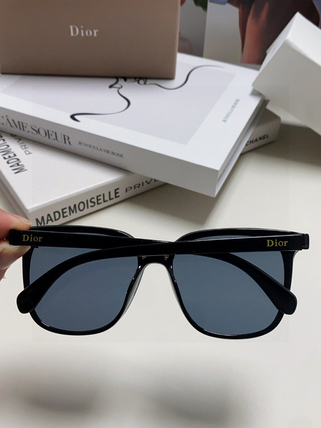 Dior Polarized Fashion Blue Lens Sunglasses for Men & Women - detail image 4