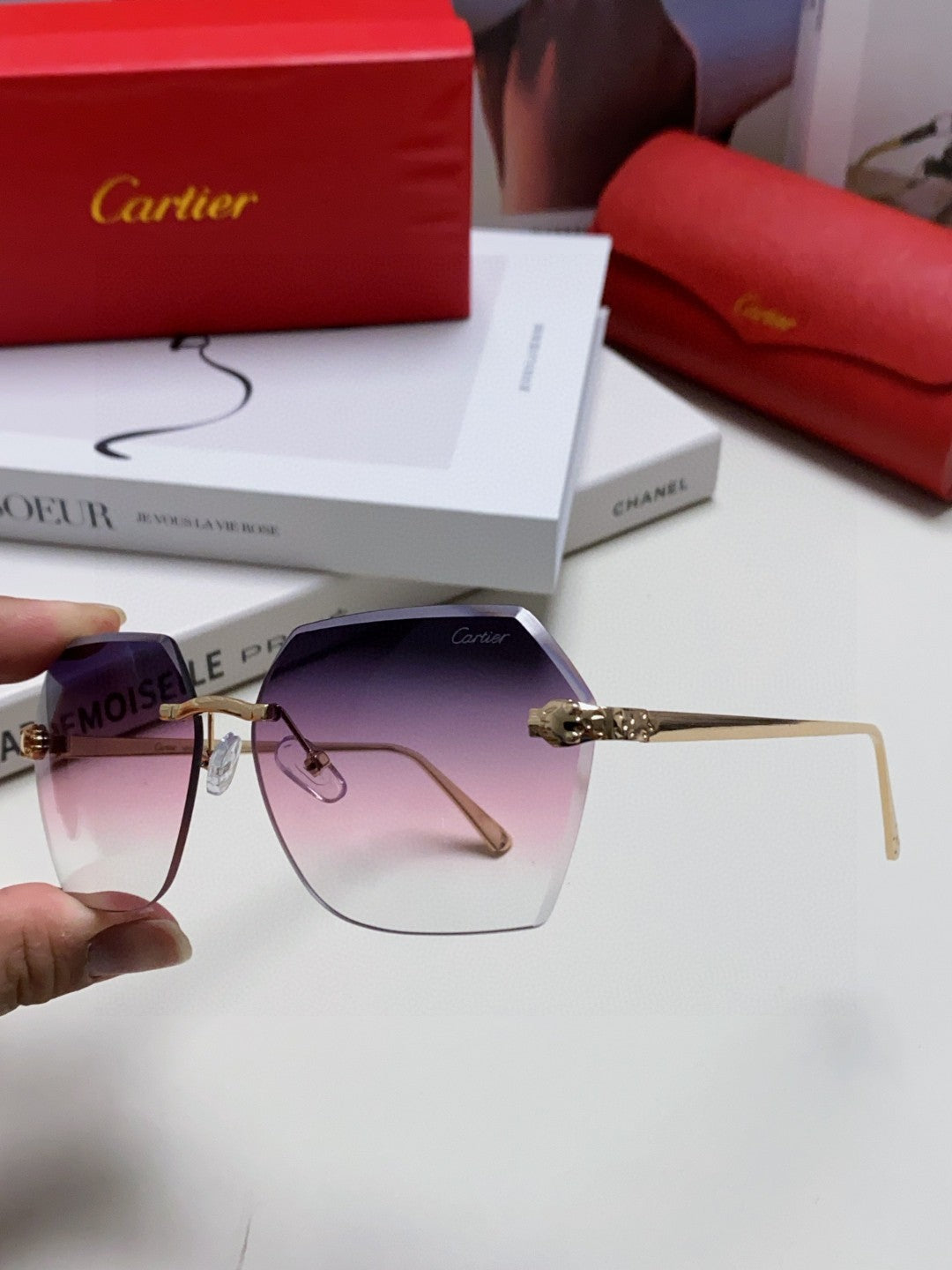 Cartier Photochromic Rimless Red Lens Sunglasses for Men & Women - 399040 - detail image 5