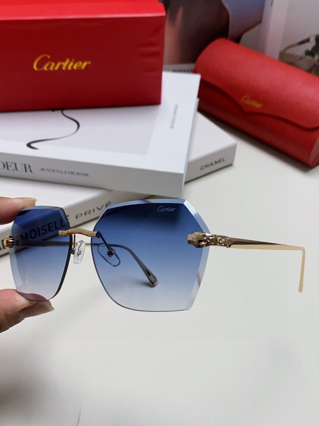 Cartier Photochromic Rimless Blue Lens Sunglasses for Men & Women - 399041 - detail image 4