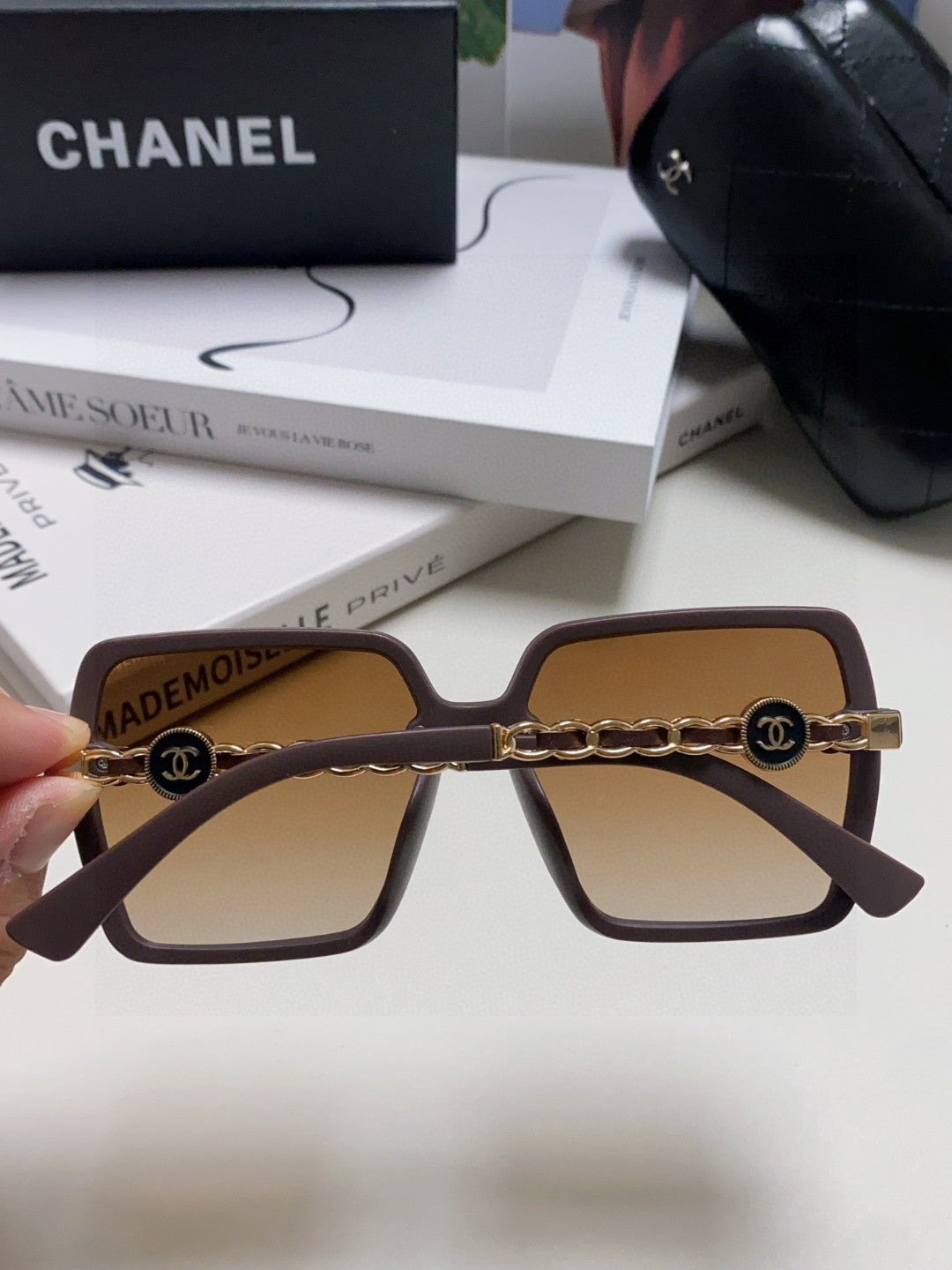 Chanel Polarized Fashion Gray Lens Sunglasses for Women - 867089 - detail image 4