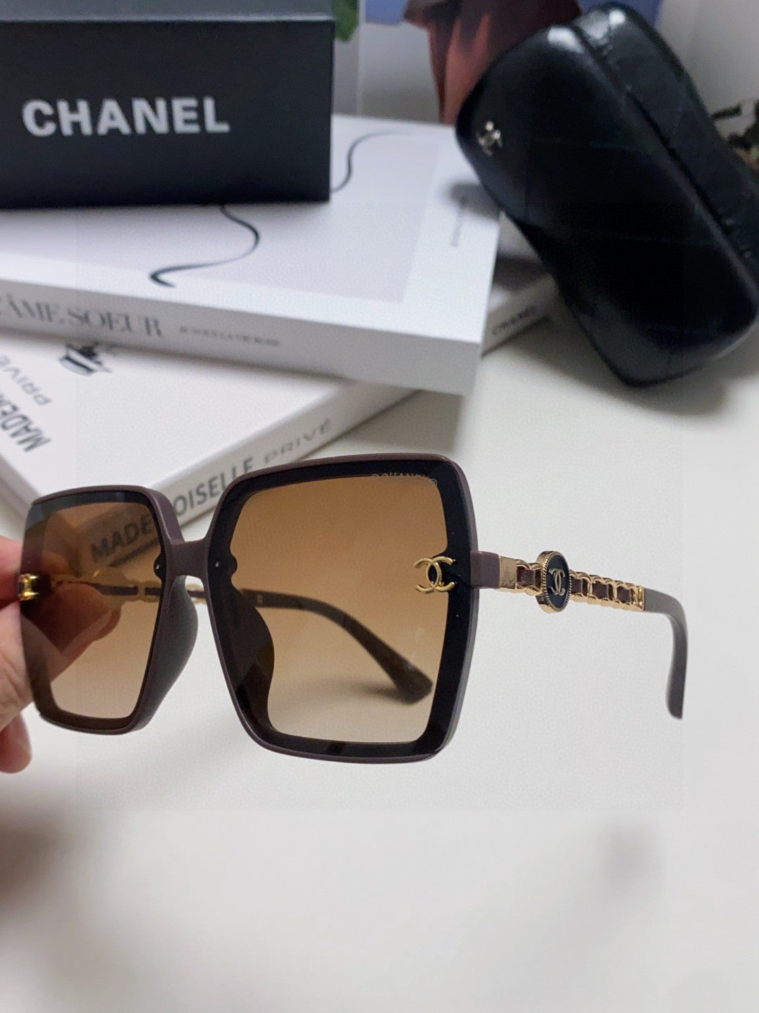 Chanel Polarized Fashion Gray Lens Sunglasses for Women - 867089 - detail image 5