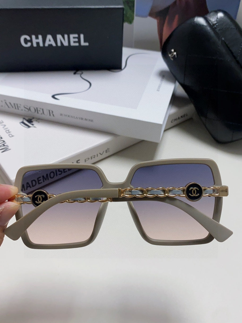 Chanel Polarized Fashion Gray Lens Sunglasses for Women - 867090 - detail image 4