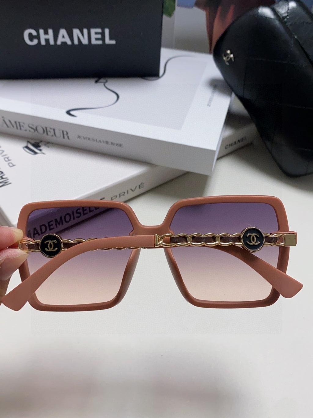 Chanel Polarized Fashion Red Lens Sunglasses for Women - 867091 - detail image 4