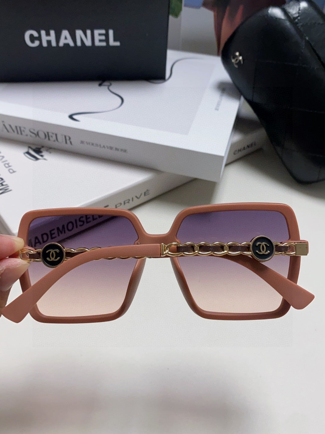 Chanel Polarized Fashion Red Lens Sunglasses for Women - 867091 - detail image 4