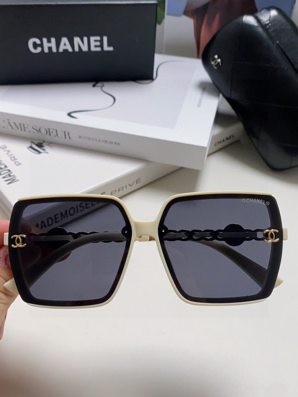 Chanel Polarized Fashion Black Lens Sunglasses for Women - 867092 - detail image 3