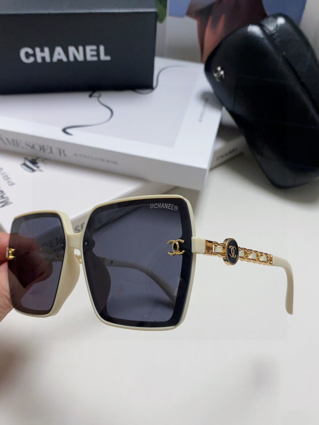 Chanel Polarized Fashion Black Lens Sunglasses for Women - 867092 - detail image 5