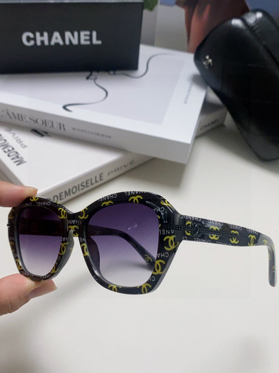 Chanel Fashion Gray Lens Sunglasses for Men & Women - 867094 - detail image 5