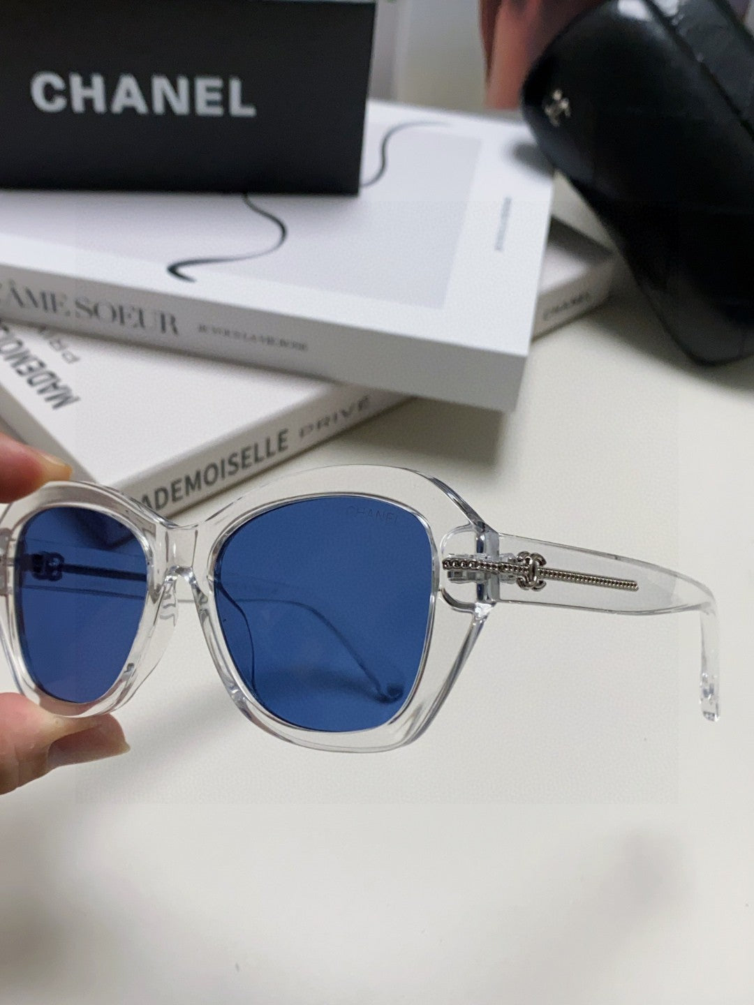 Chanel Fashion Blue Lens Sunglasses for Men & Women - 867095 - detail image 5