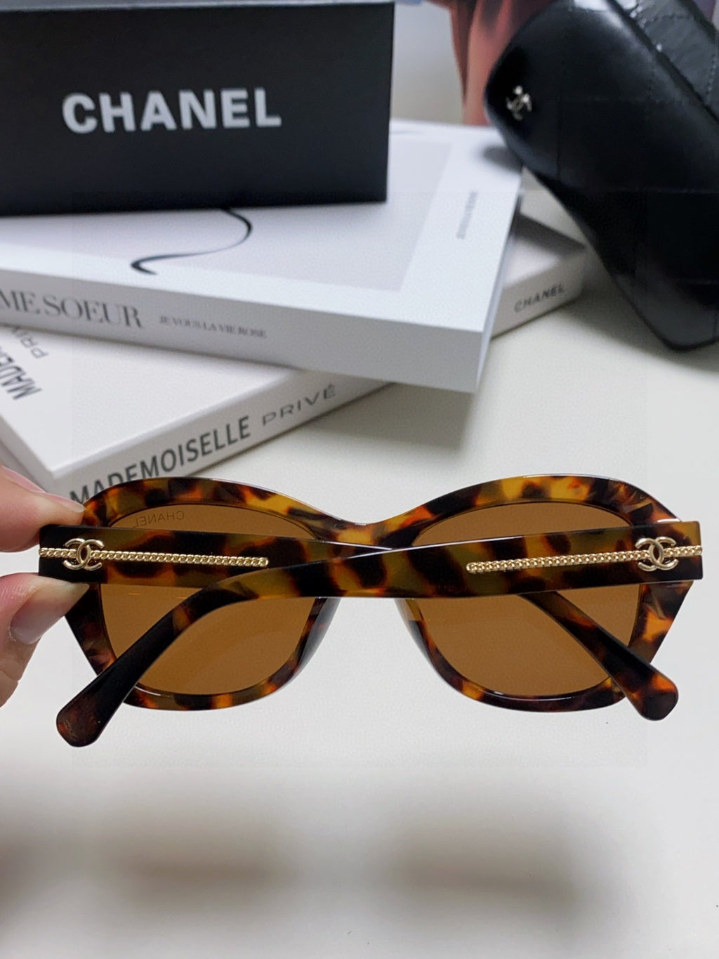 Chanel Fashion Brown Lens Sunglasses for Men & Women - 867096 - detail image 4