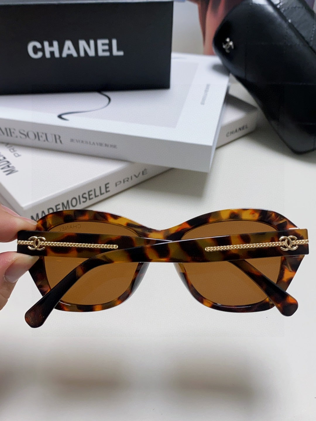 Chanel Fashion Brown Lens Sunglasses for Men & Women - 867096 - detail image 4