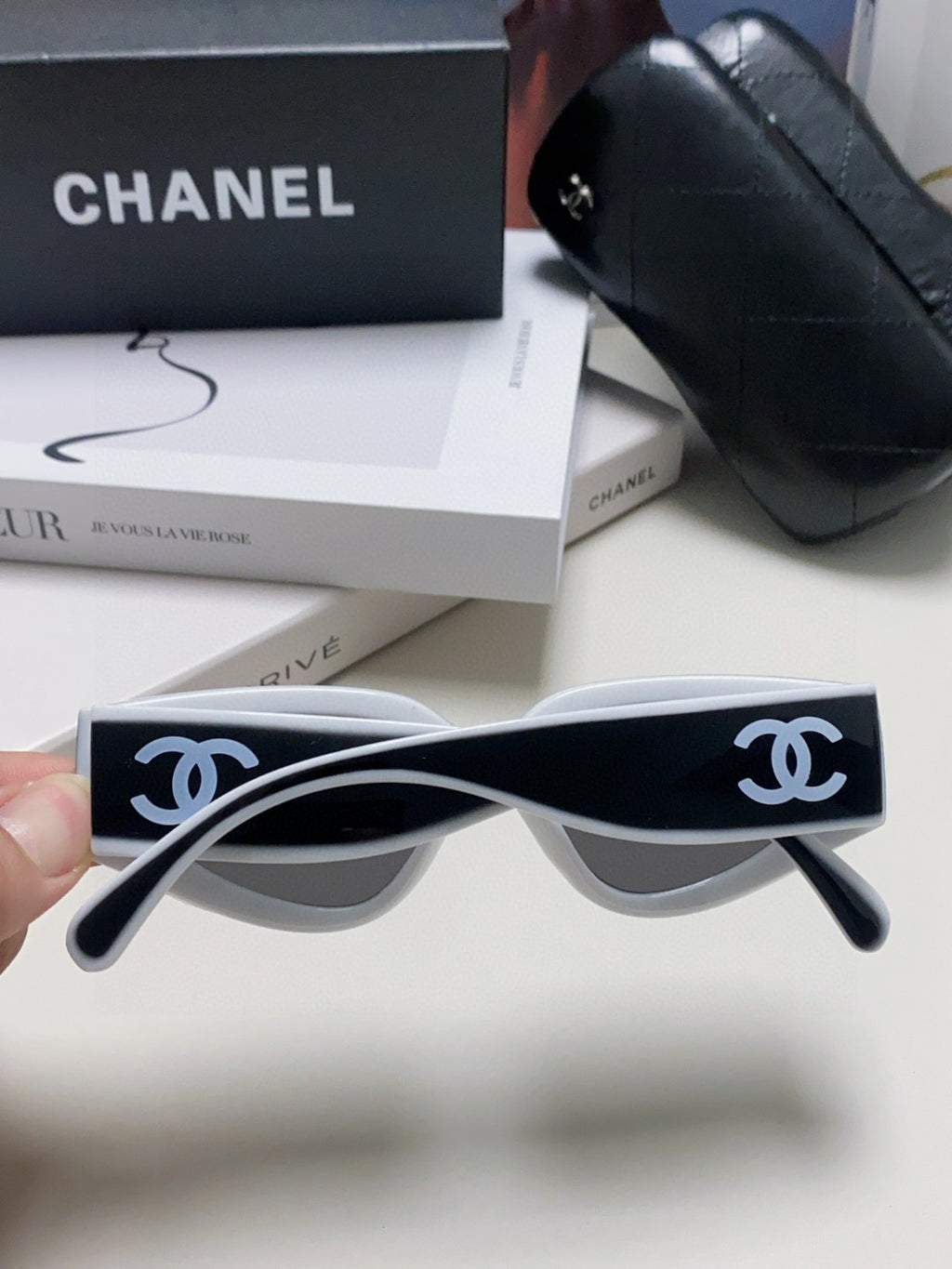 Chanel Cat-Eye Black Lens Sunglasses for Women - 867101 - detail image 4