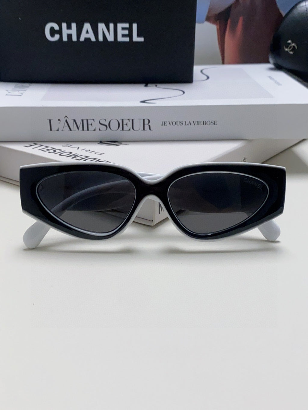 Chanel Cat-Eye Black Lens Sunglasses for Women - 867101 - detail image 6