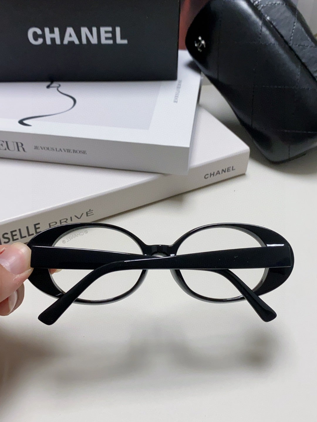 Chanel Polarized Cat-Eye Gray Lens Sunglasses for Women - 867104 - detail image 4