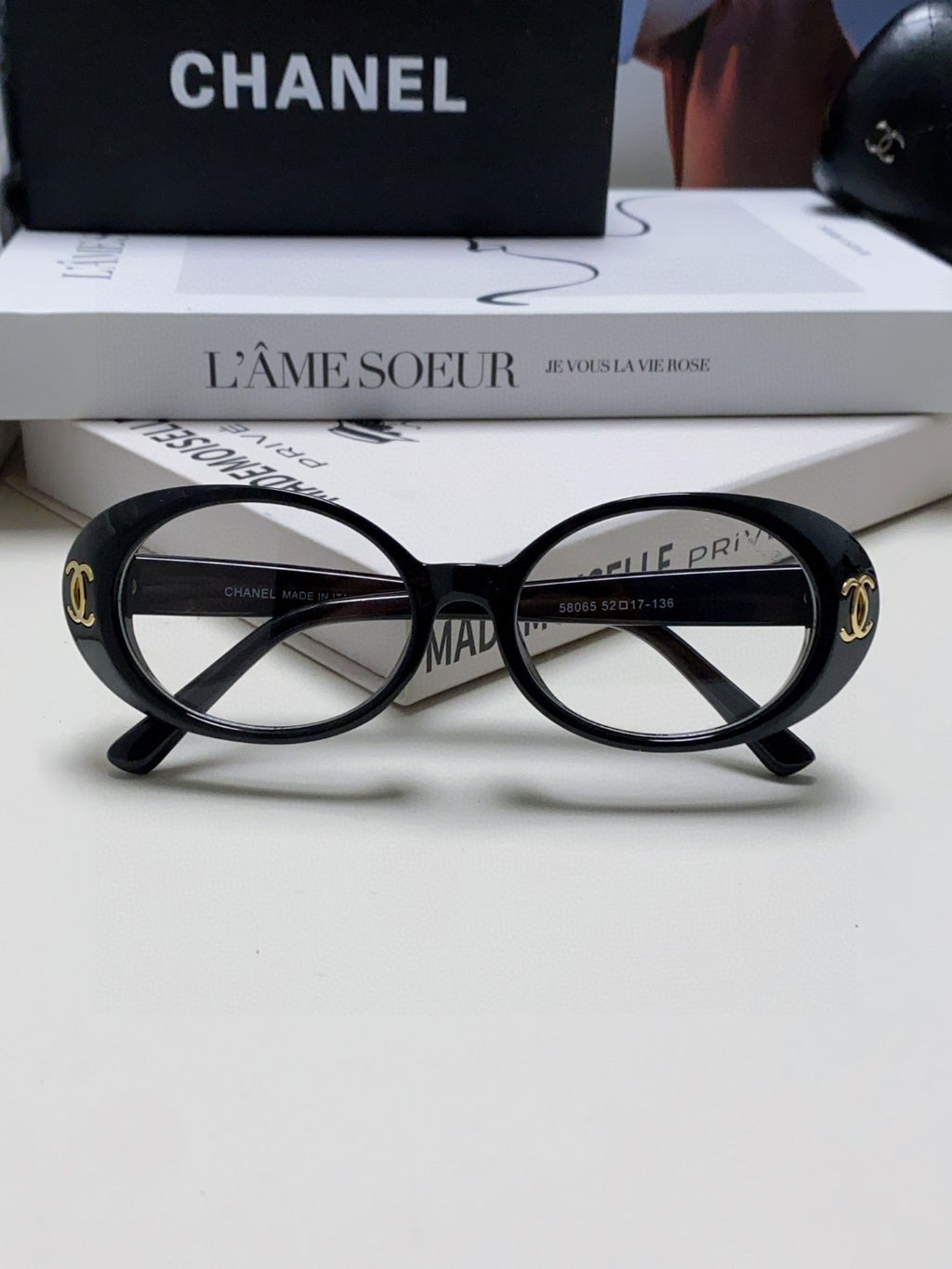 Chanel Polarized Cat-Eye Gray Lens Sunglasses for Women - 867104 - detail image 6
