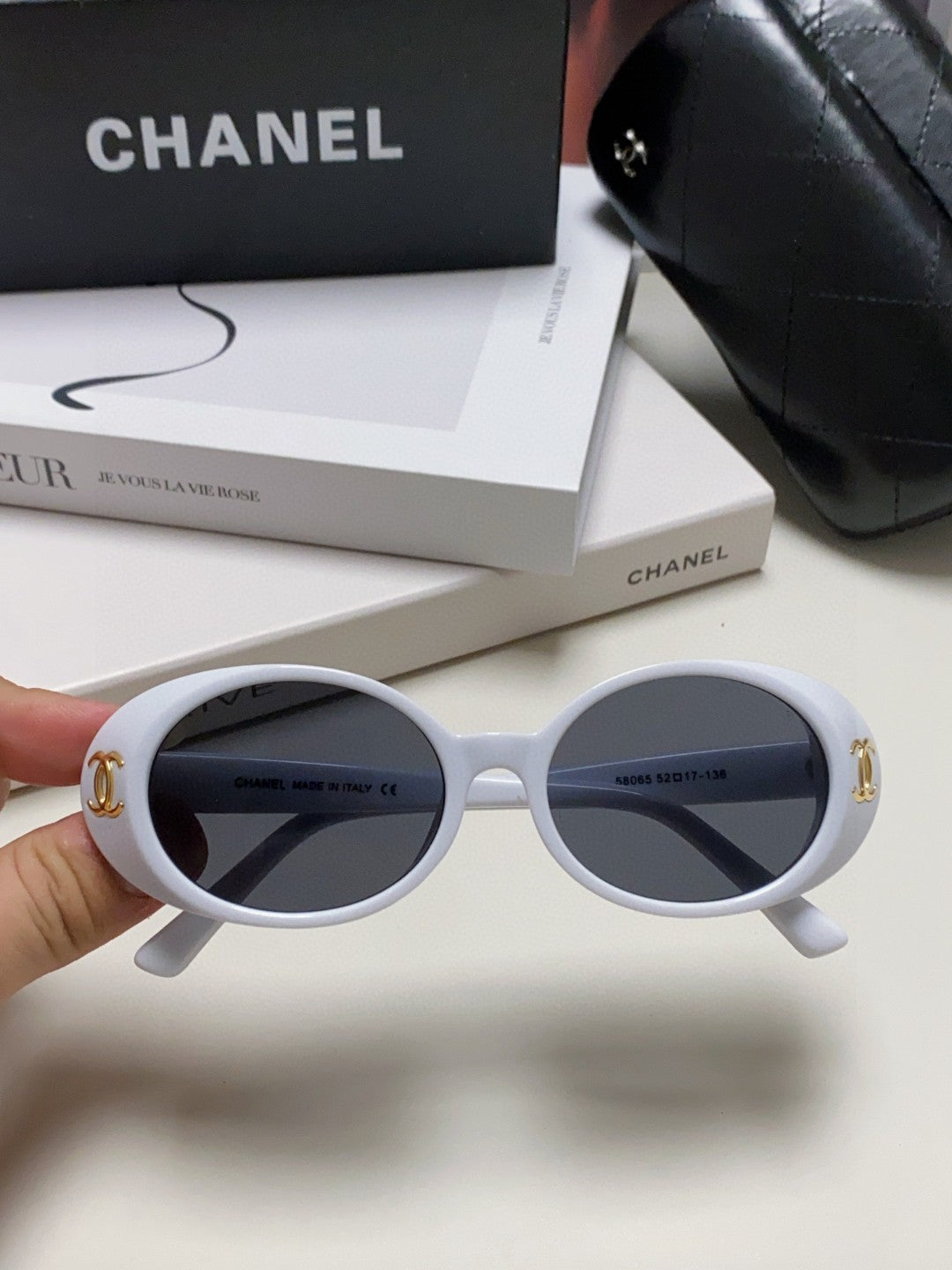 Chanel Polarized Cat-Eye Gray Lens Sunglasses for Women - 867106 - detail image 3