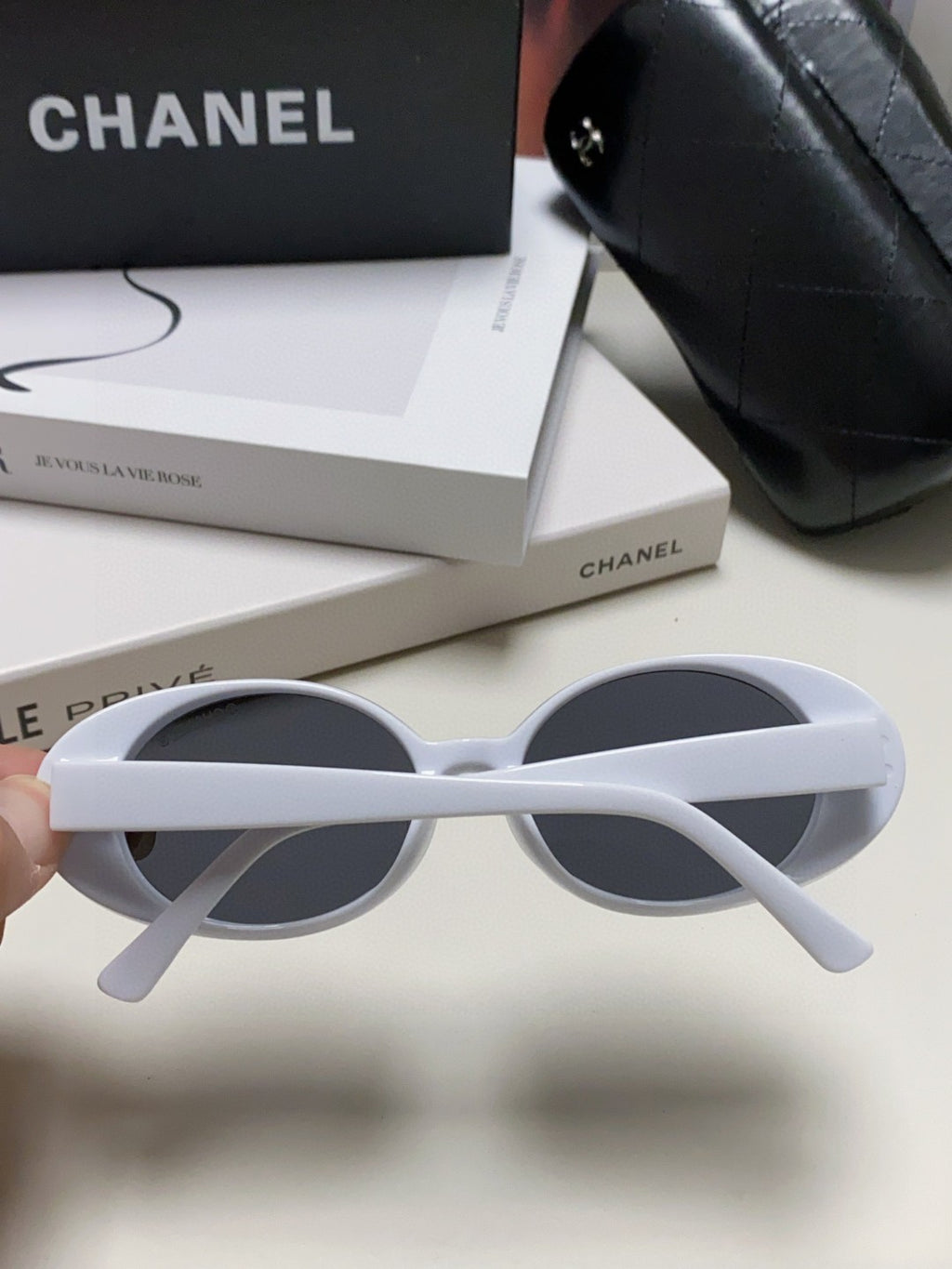 Chanel Polarized Cat-Eye Gray Lens Sunglasses for Women - 867106 - detail image 4