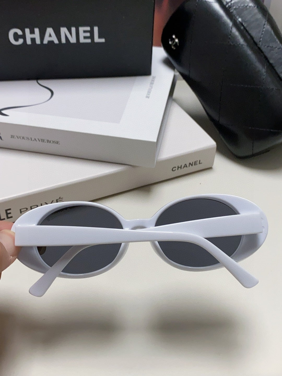 Chanel Polarized Cat-Eye Gray Lens Sunglasses for Women - 867106 - detail image 4