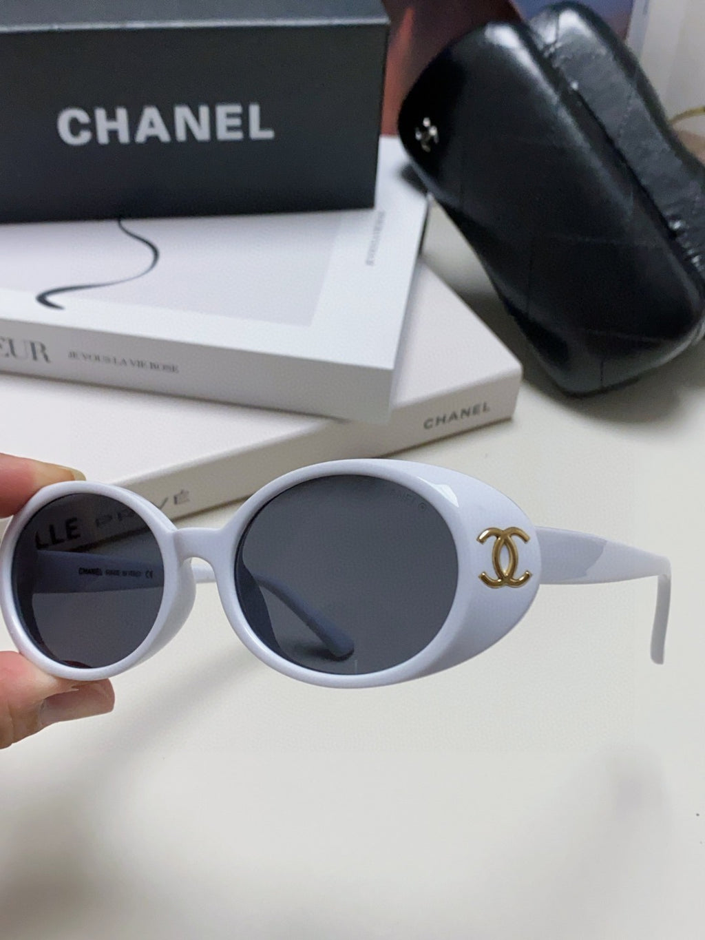 Chanel Polarized Cat-Eye Gray Lens Sunglasses for Women - 867106 - detail image 5