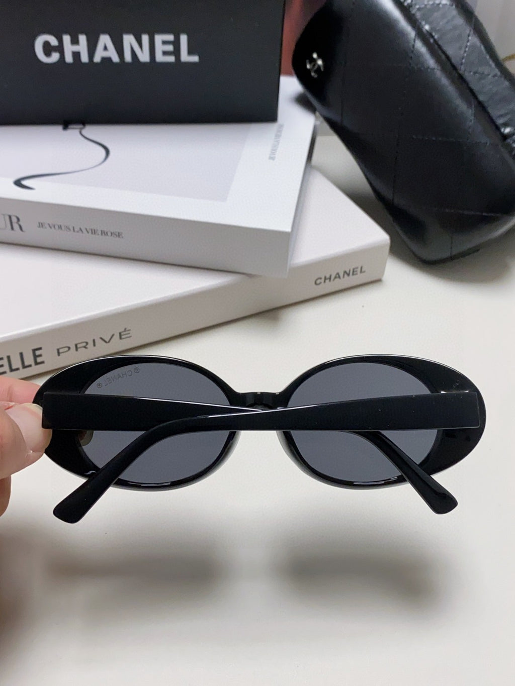Chanel Polarized Cat-Eye Gray Lens Sunglasses for Women - 867107 - detail image 4