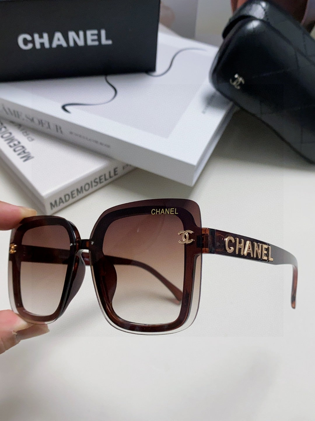 Chanel Fashion Red Lens Sunglasses for Men & Women - 866960 - detail image 5