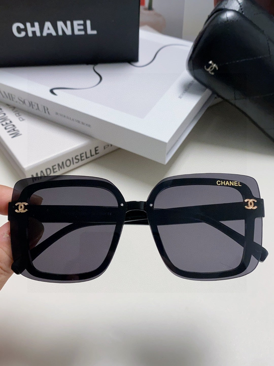 Chanel Fashion Gray Lens Sunglasses for Men & Women - 431690 - detail image 3
