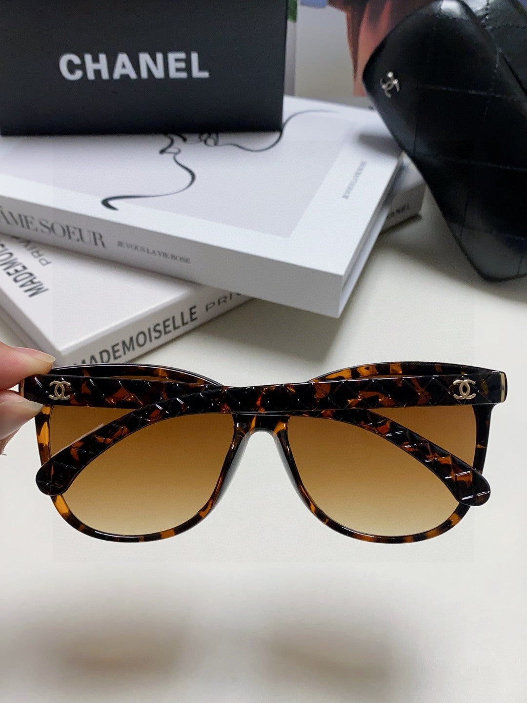 Chanel Cat-Eye Brown Lens Sunglasses for Men & Women - 866962 - detail image 4
