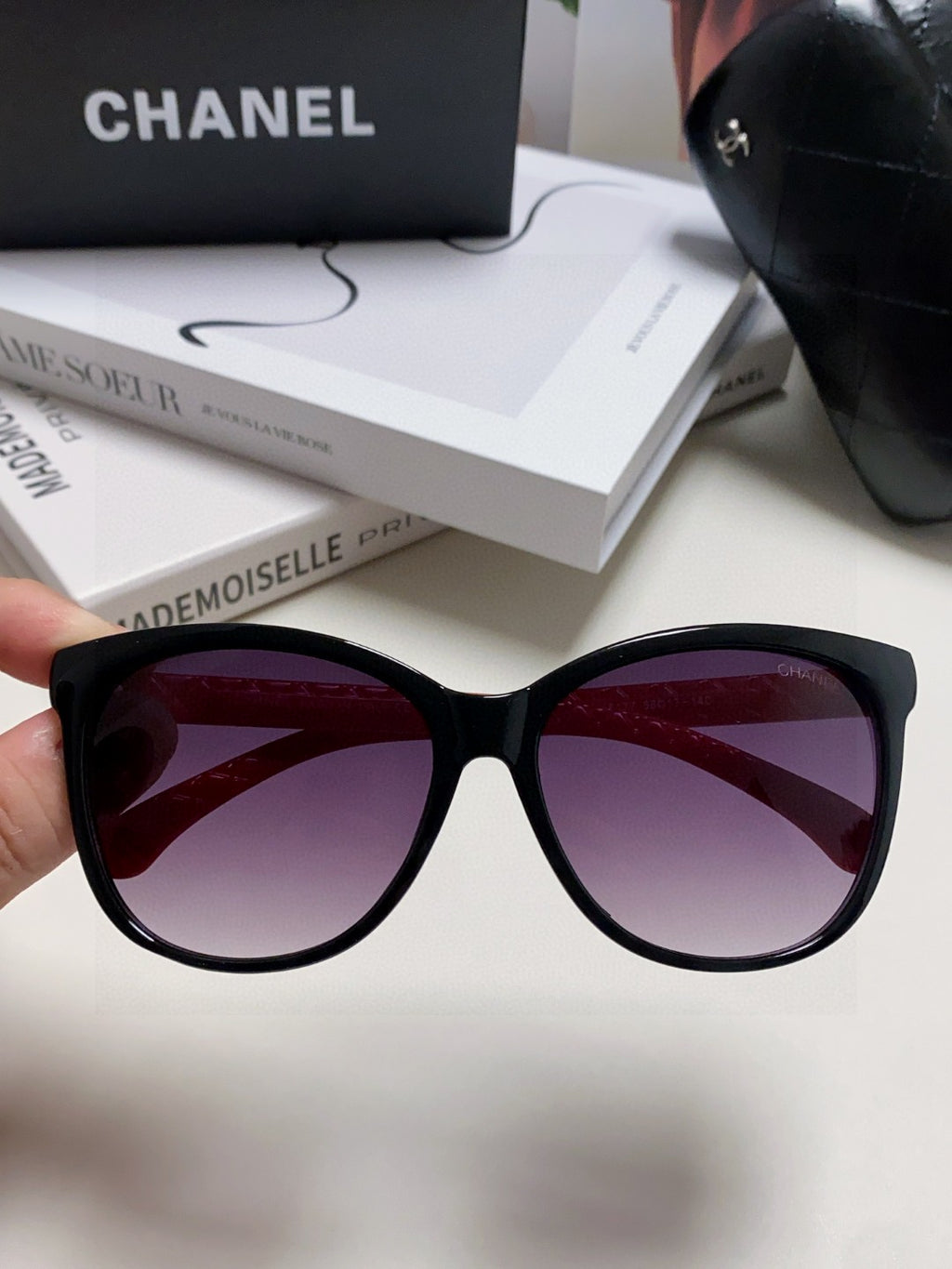 Chanel Cat-Eye Black Lens Sunglasses for Men & Women - 866963 - detail image 3