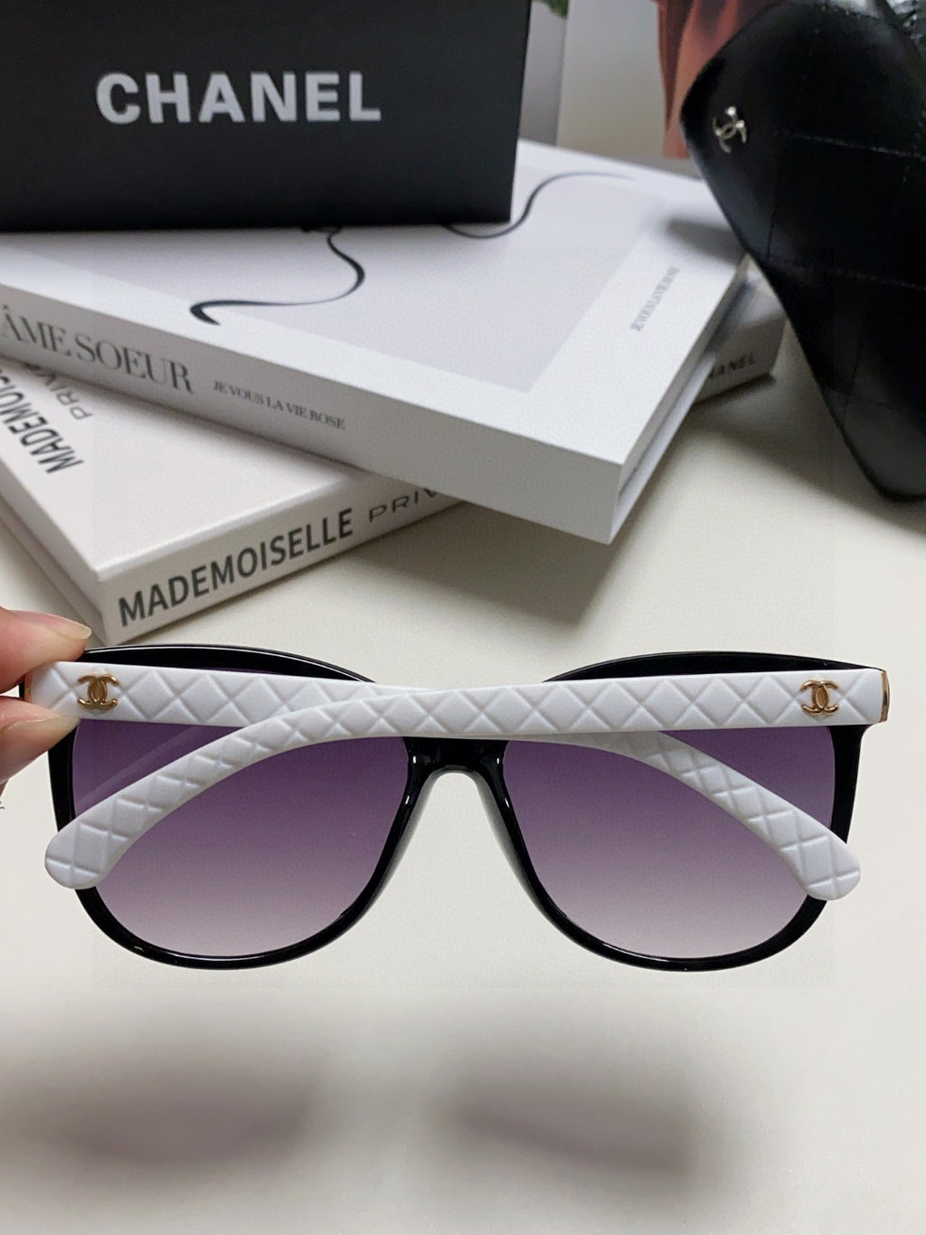 Chanel Cat-Eye Purple Lens Sunglasses for Men & Women - 866964 - detail image 4