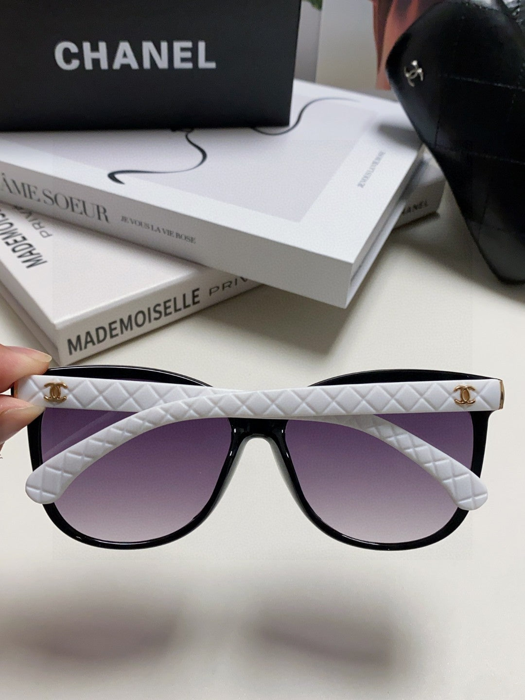 Chanel Cat-Eye Purple Lens Sunglasses for Men & Women - 866964 - detail image 4