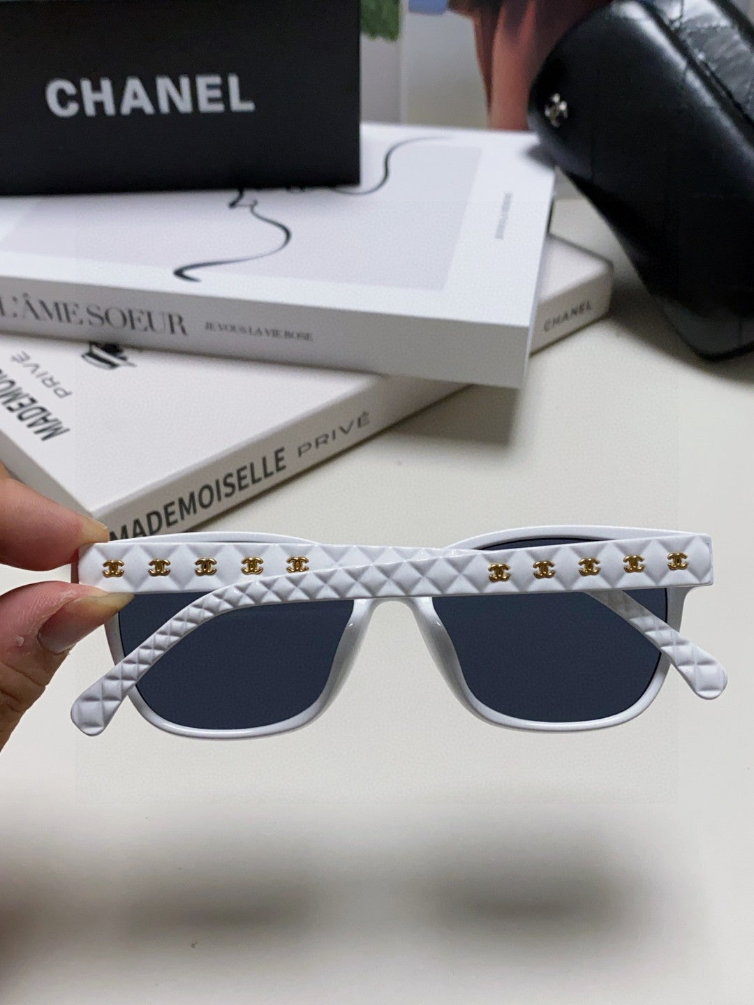 Chanel CH5484 Fashion Blue Lens Sunglasses for Men & Women - detail image 4