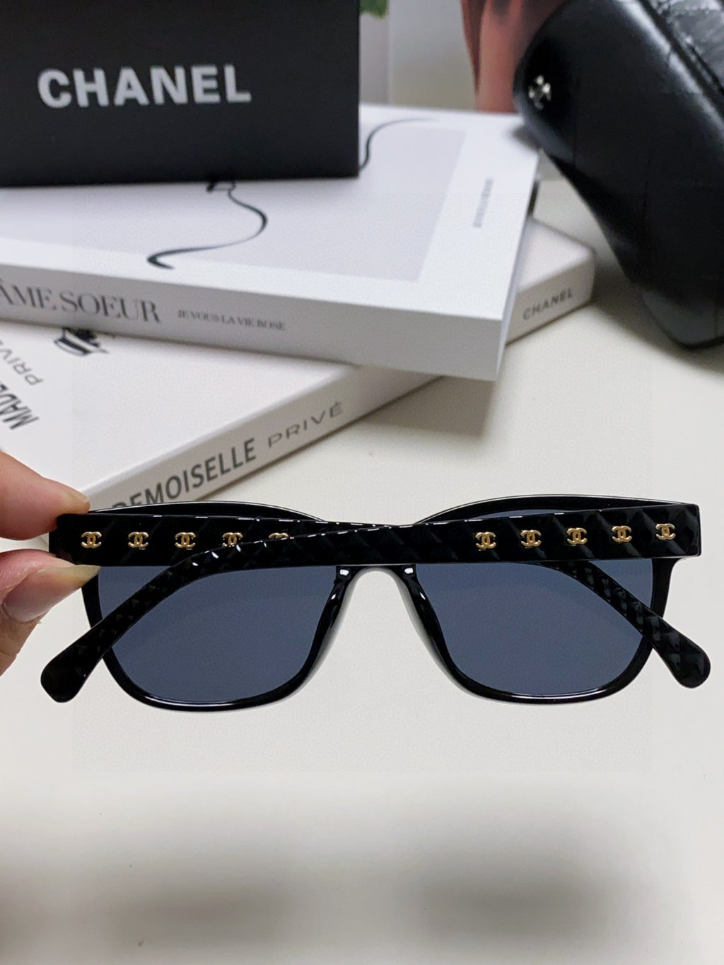 Chanel CH5484 Fashion Black Lens Sunglasses for Men & Women - 866967 - detail image 6