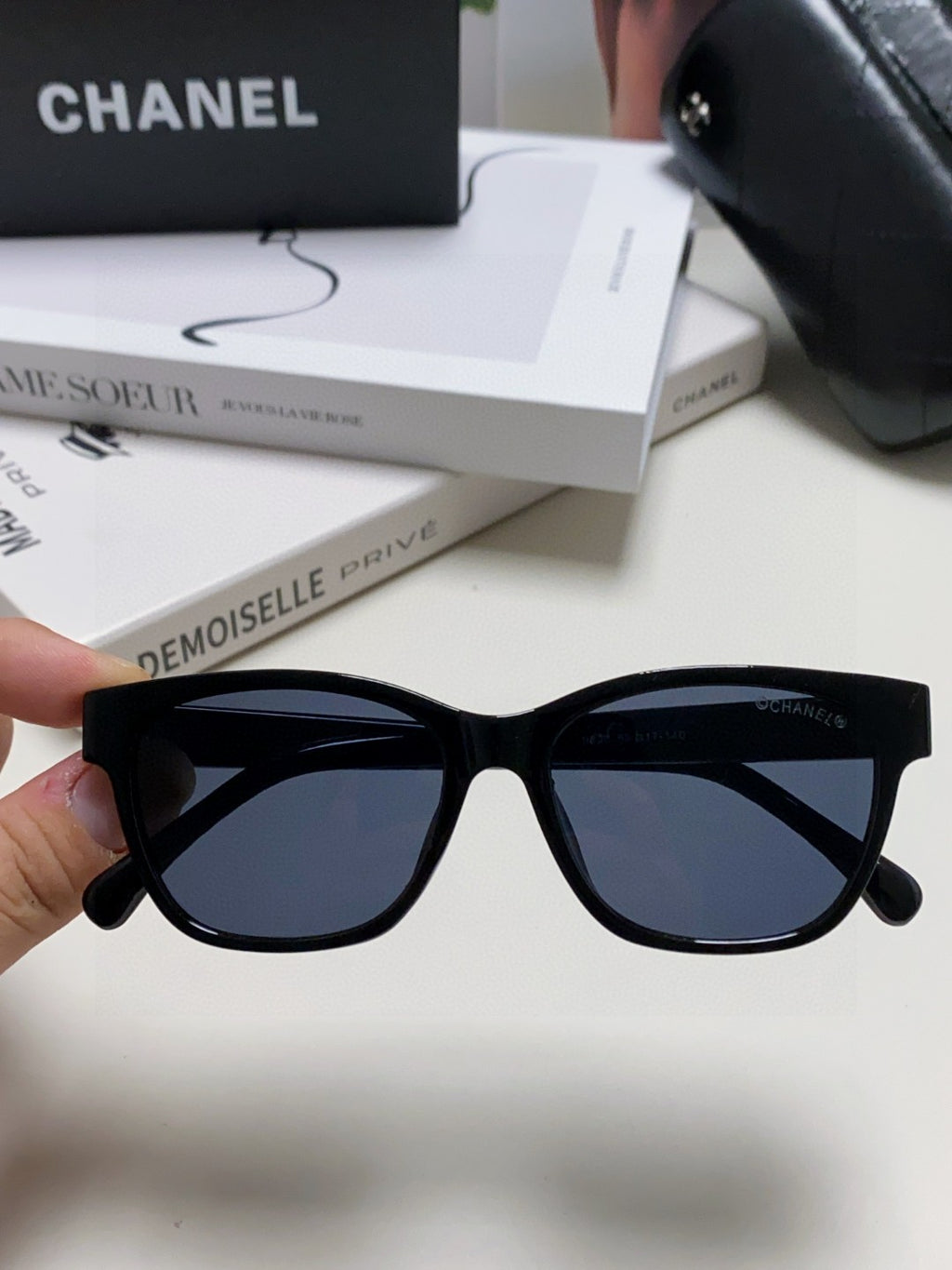 Chanel CH5484 Fashion Black Lens Sunglasses for Men & Women - detail image 5