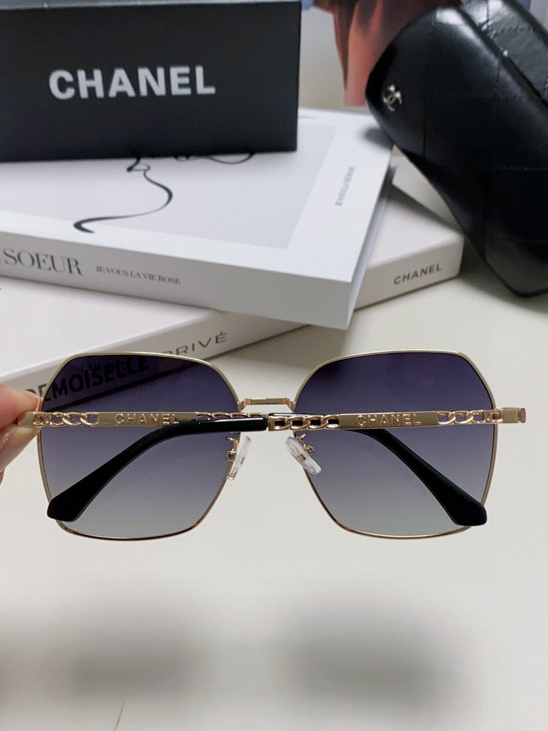 Chanel Metal Oversized Silver Lens Sunglasses for Men & Women - 866970 - detail image 3
