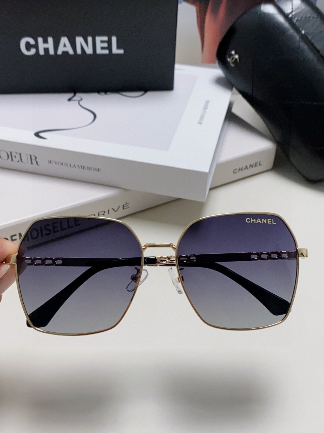 Chanel Metal Oversized Silver Lens Sunglasses for Men & Women - 866970 - detail image 2
