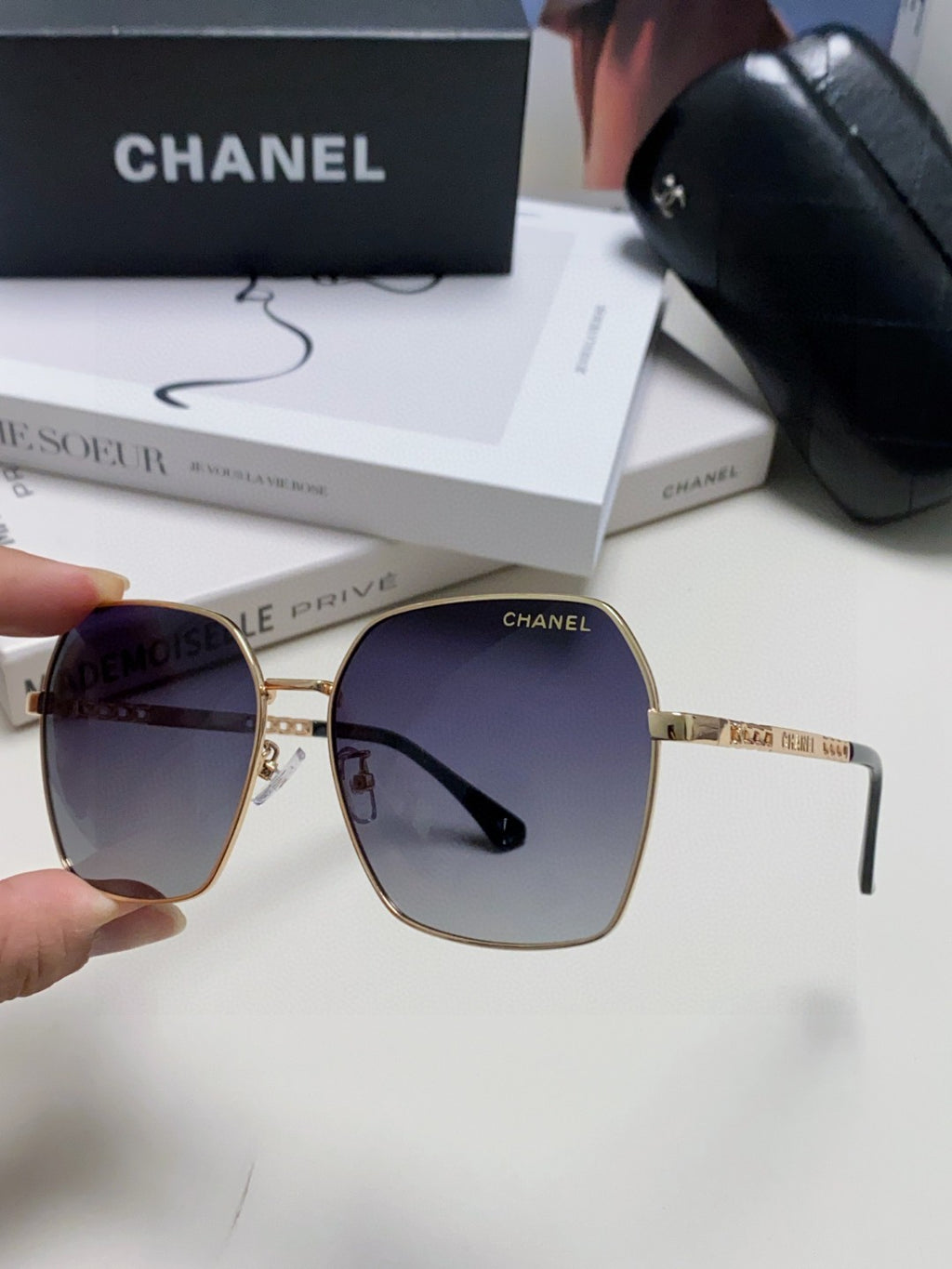 Chanel Metal Oversized Silver Lens Sunglasses for Men & Women - 866970 - detail image 4