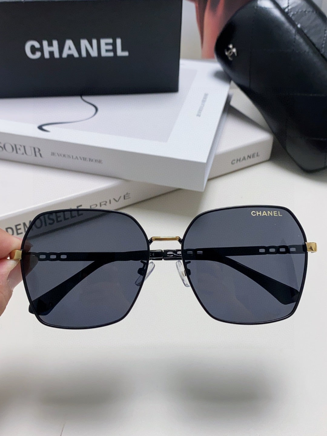 Chanel Metal Oversized Black Lens Sunglasses for Men & Women - 866971 - detail image 3