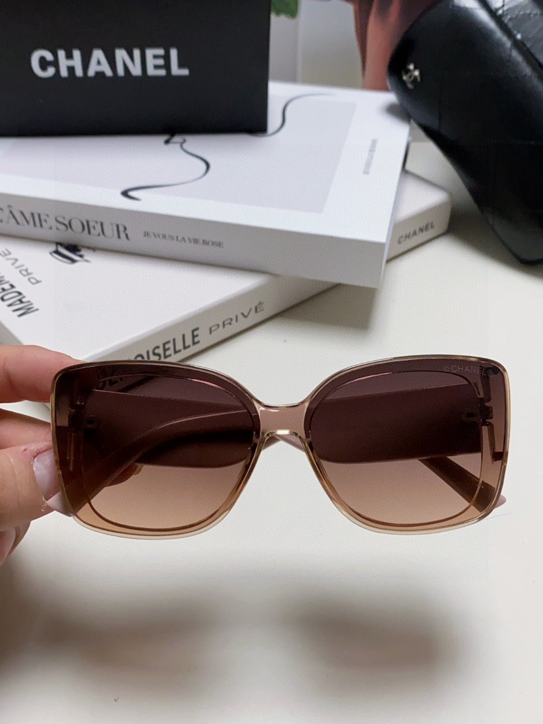 Chanel Fashion Red Lens Sunglasses for Women - 866972 - detail image 3