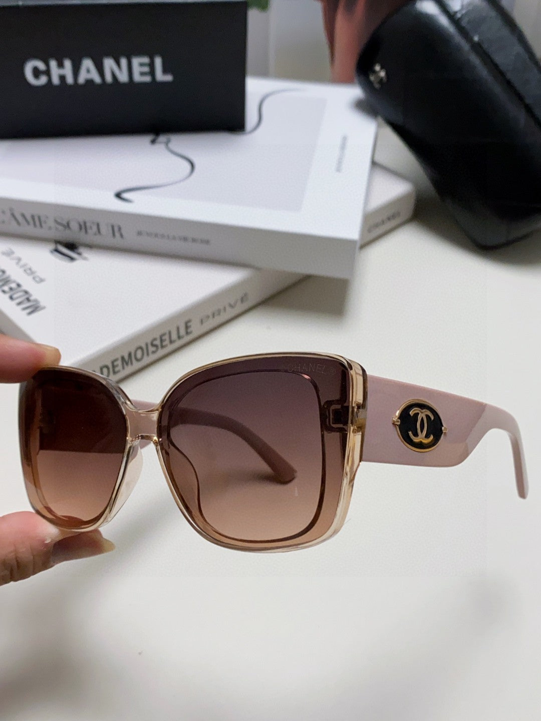 Chanel Fashion Red Lens Sunglasses for Women - 866972 - detail image 5