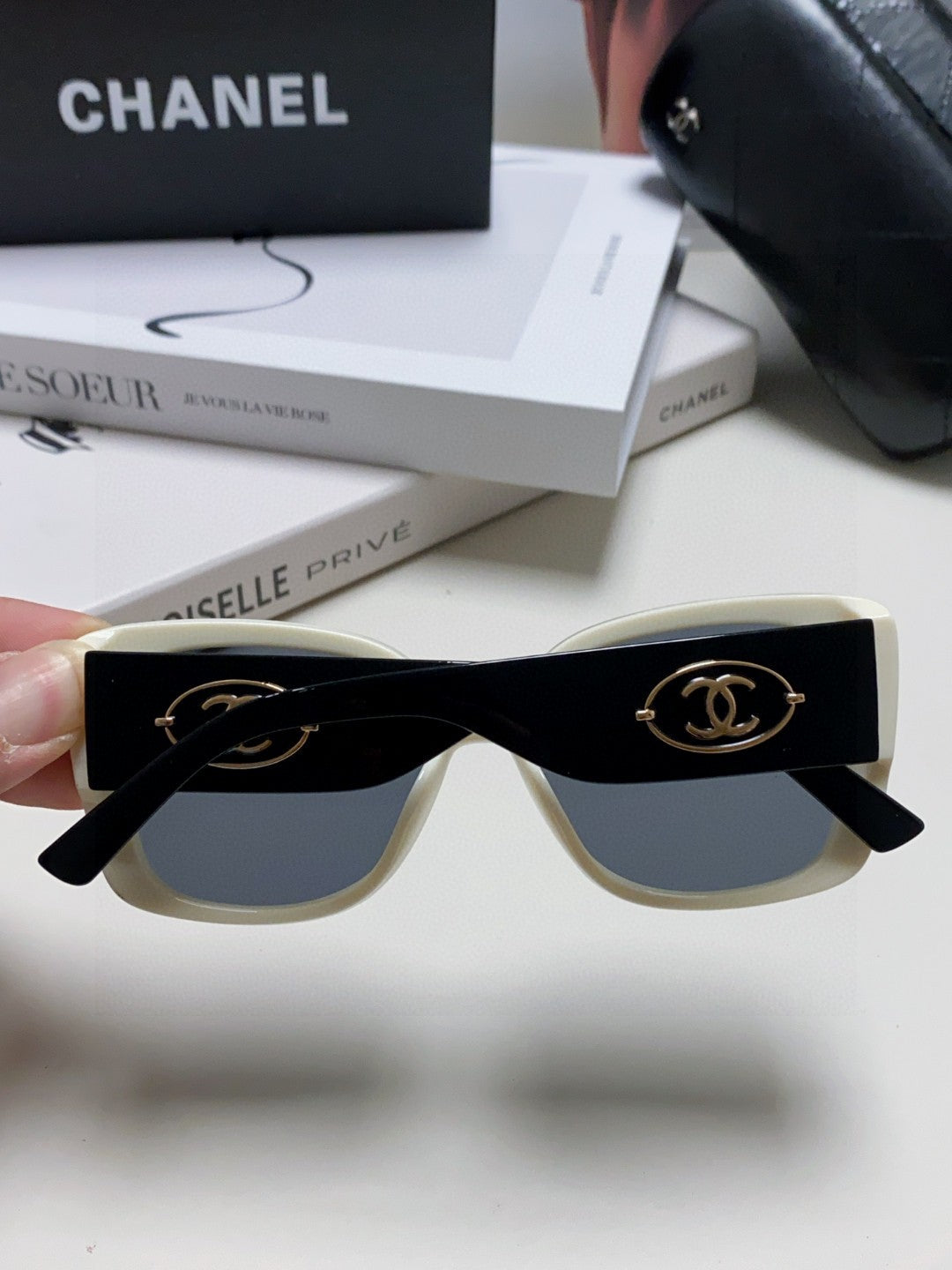 Chanel Fashion Blue Lens Sunglasses for Women - 866973 - detail image 4