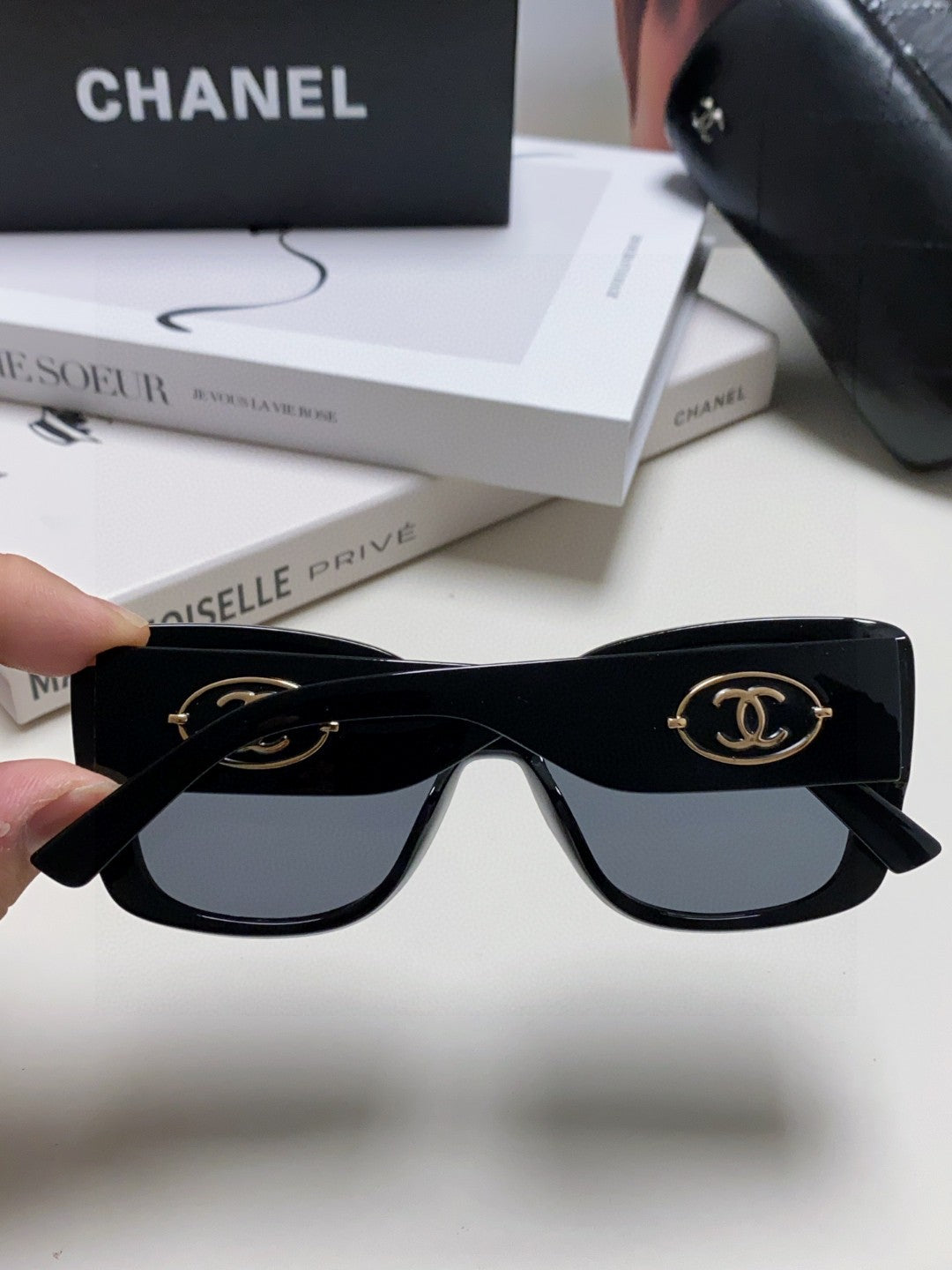 Chanel Fashion Blue Lens Sunglasses for Women - 866974 - detail image 4