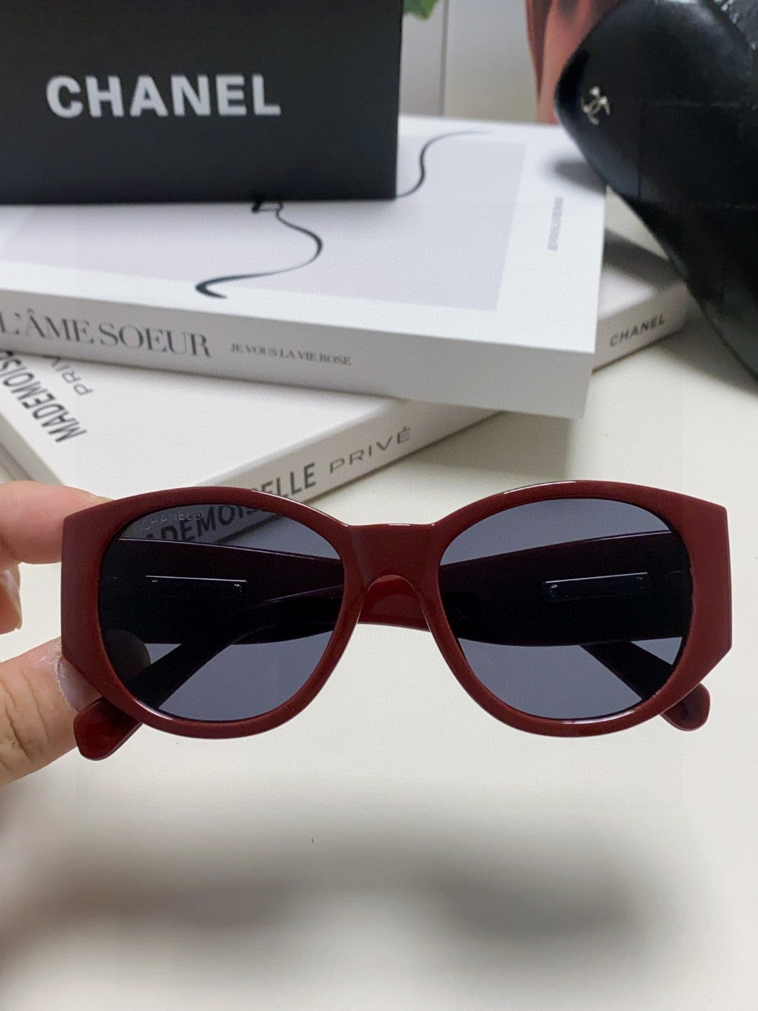 Chanel Polarized Cat-Eye Blue Lens Sunglasses for Women - 431503 - detail image 3