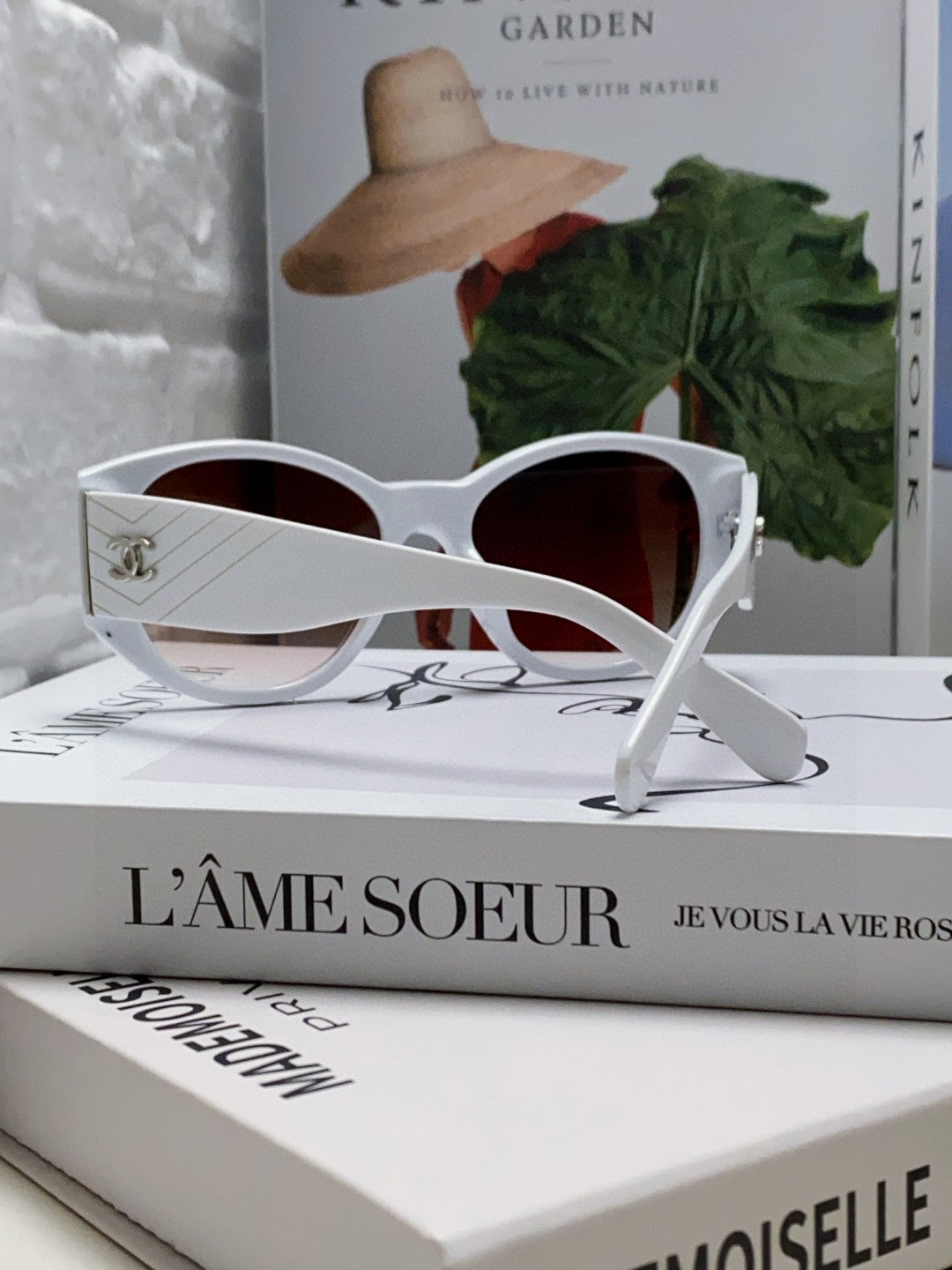 Chanel Polarized Cat-Eye Gray Lens Sunglasses for Women - 866976 - detail image 2
