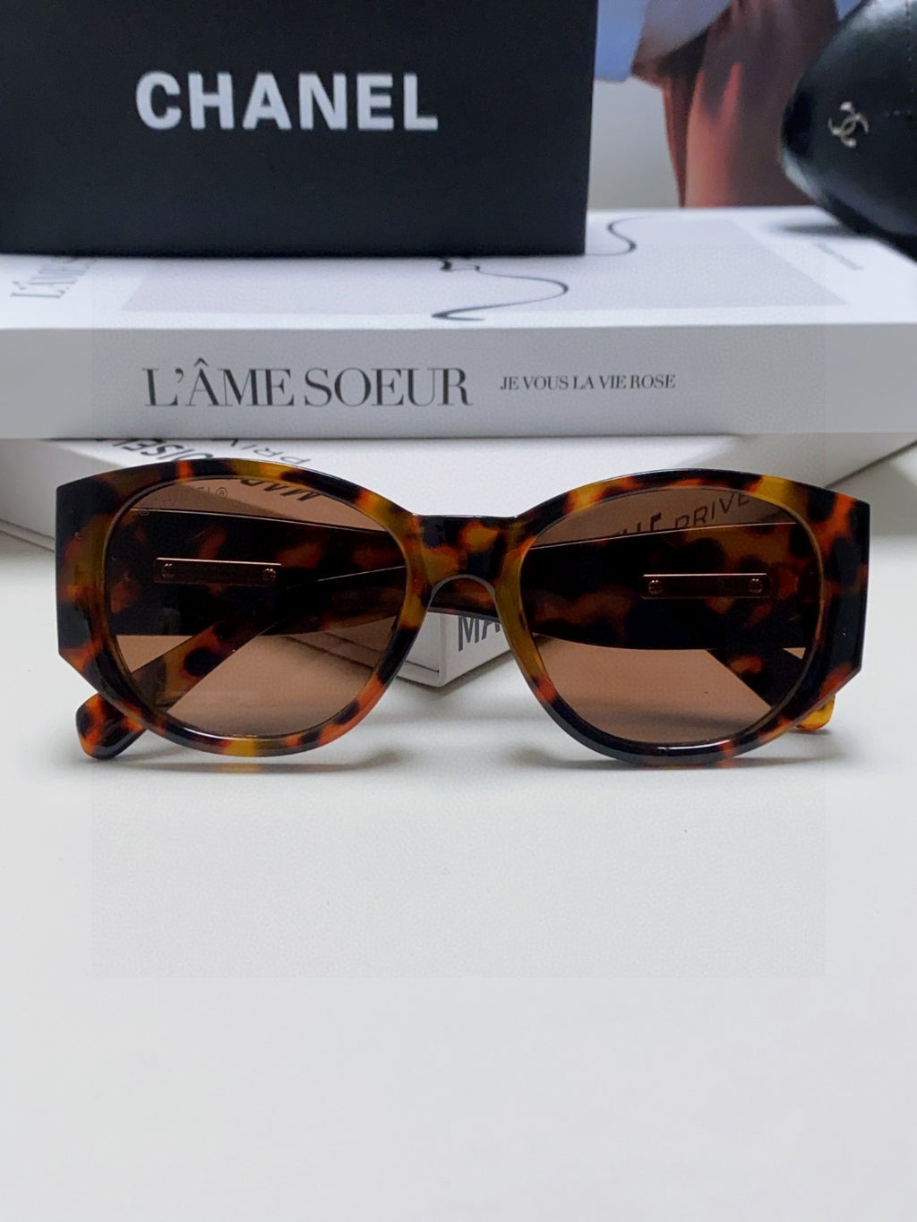 Chanel Polarized Cat-Eye Red Lens Sunglasses for Women - 866977 - detail image 6
