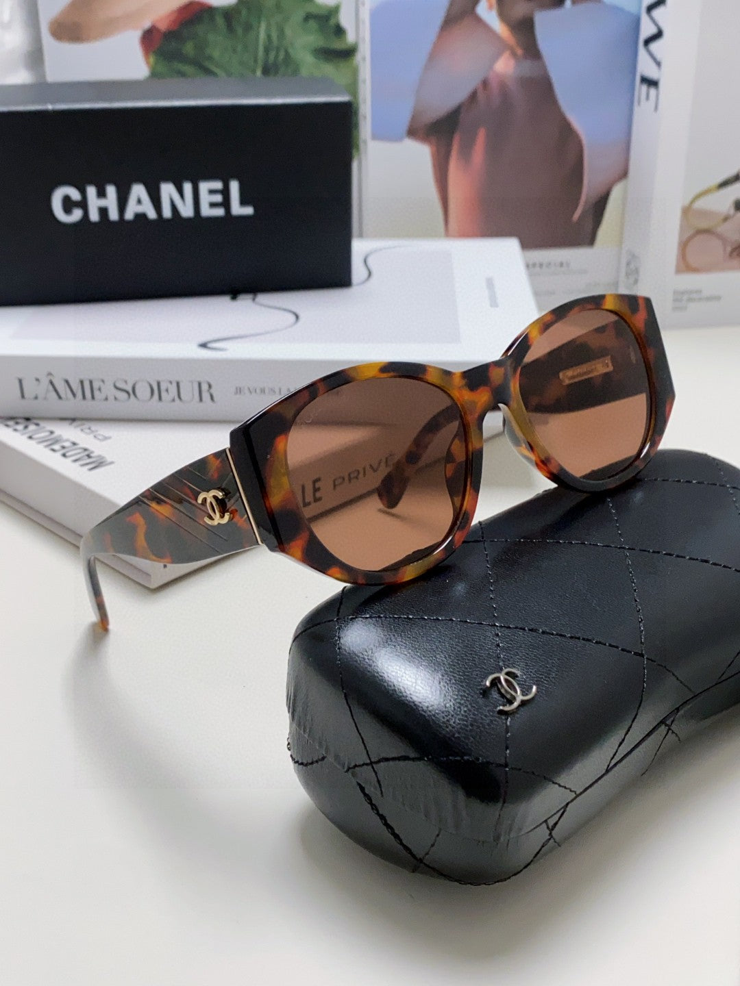 Chanel Polarized Cat-Eye Red Lens Sunglasses for Women - 866977 - detail image 7