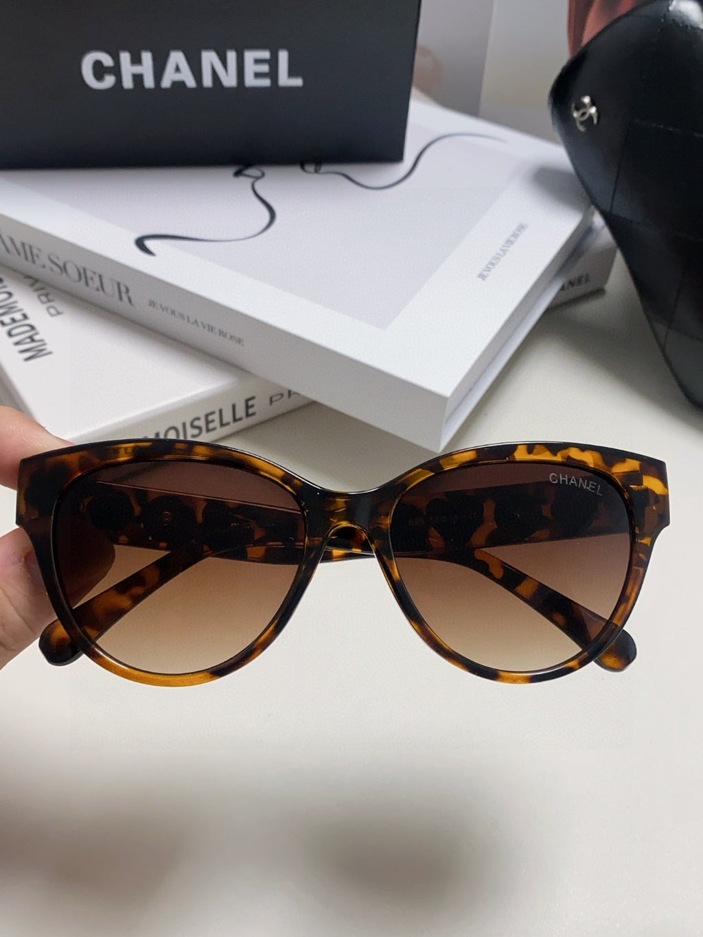 Chanel Cat-Eye Red Lens Sunglasses for Women - 866980 - detail image 3