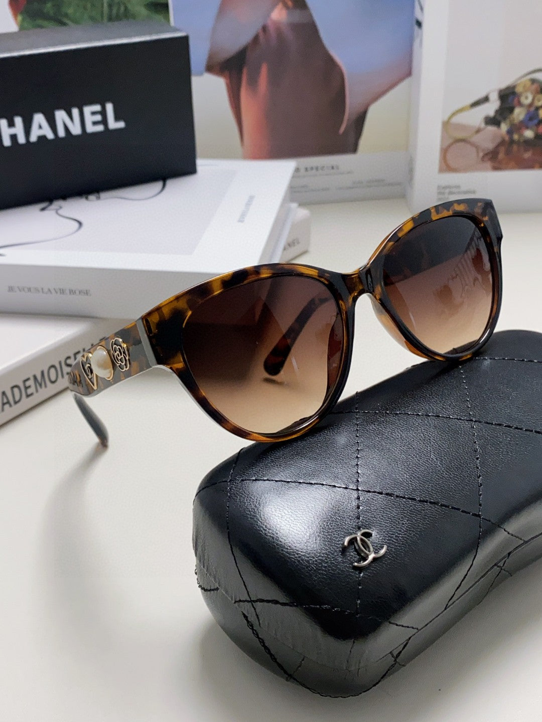 Chanel Cat-Eye Red Lens Sunglasses for Women - 866980 - detail image 7